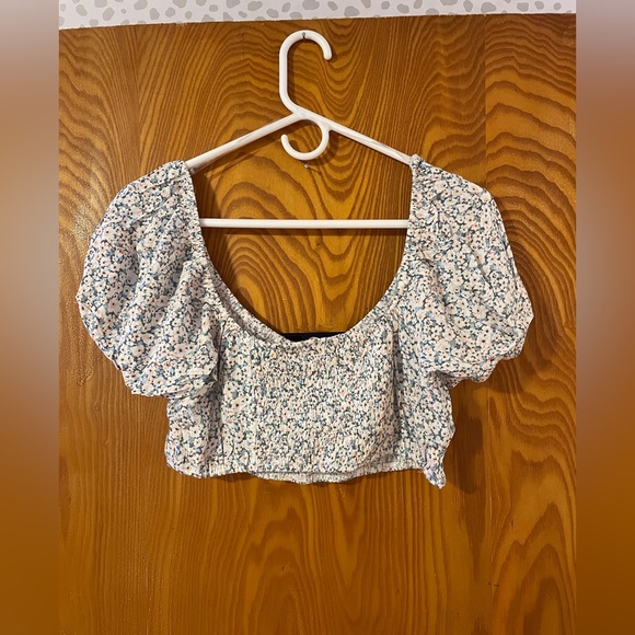 NWT Floral Cropped Top and Short Set - Picture 3 of 16